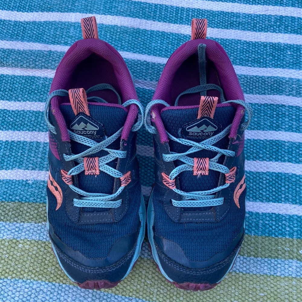 Girls Saucony running shoes size 2.5